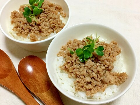 5分で作れる！三温糖と醤油の美味しい鶏そぼろご飯♡